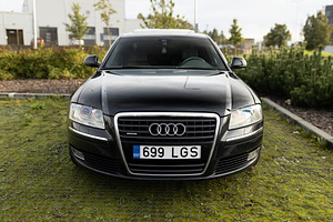 Audi A8 (2 фото из 12)