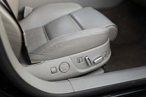 Audi a8 (6 foto / 12)