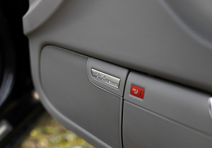 Audi A8 (4 фото из 12)