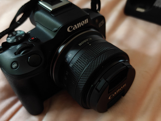 Canon EOS R50 hübriidkaamera + Lexar professional