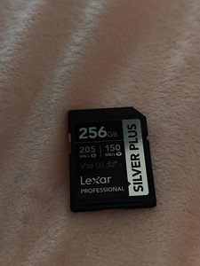 Canon EOS R50 hübriidkaamera + Lexar professional (3 foto / 3)