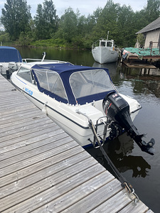 Моторная лодка Bella 560 HT (5 фото из 9)