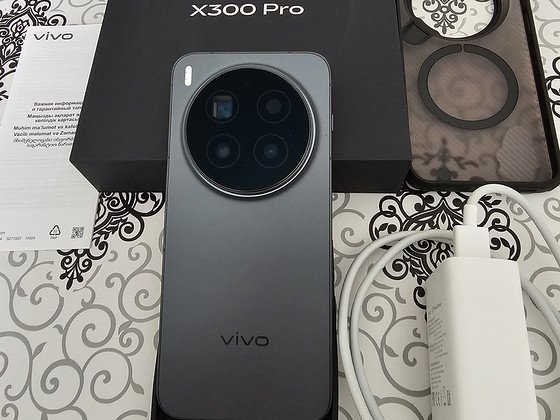 Vivo x300 pro (16+512)