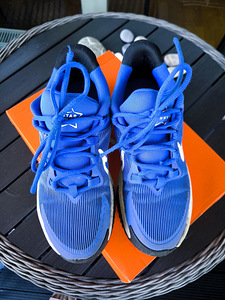 Nike (3 фото из 4)