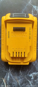 DeWalt XR aku DCB183, 18 V, 2,0 Ah (2 foto / 2)