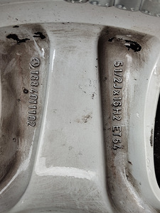 Mercedes - Benz (2 foto / 4)