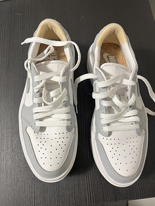 Кроссовки Nike (2 фото из 2)