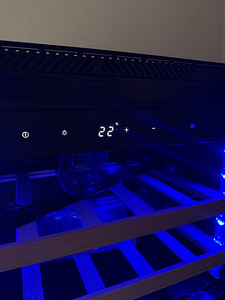 НОВЫЙ полностью встраиваемый винный холодильник Dunavox 46L (2 фото из 8)