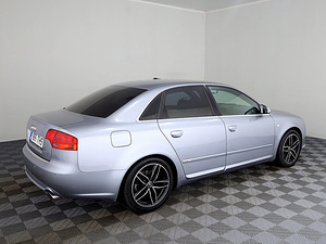 Audi A4 S-Line Quattro ATM 3.1 188kW (3 foto / 9)
