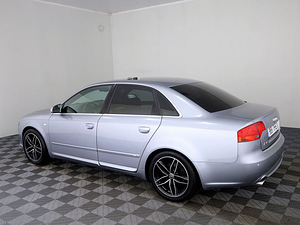 Audi A4 S-Line Quattro ATM 3.1 188kW (4 foto / 9)