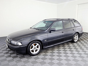 BMW 530 Touring Facelift 2.9 D 142kW (2 foto / 7)