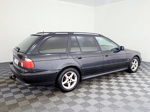 BMW 530 Touring Facelift 2.9 D 142kW (3 foto / 7)