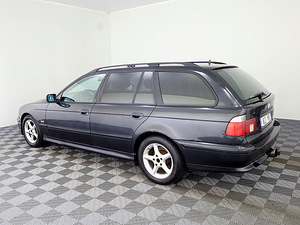 BMW 530 Touring Facelift 2.9 D 142kW (4 foto / 7)