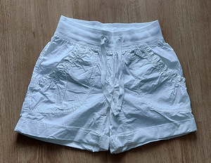 UUED H&M lühiksed püksid nr.36 (1 foto / 1)