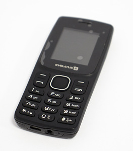 Mobiiltelefon Evelatus EASY01 1.77" värviekraan Dual SIM (2 foto / 3)