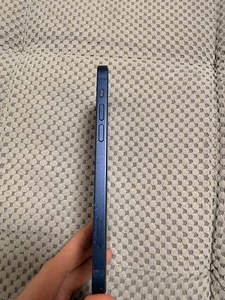 iPhone 12 (3 фото из 9)