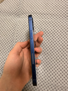 iPhone 12 (7 фото из 9)