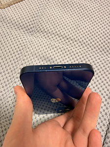 iPhone 12 (9 фото из 9)
