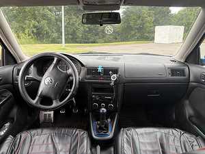 VW GOLF 1.9 81 кВт (5 фото из 8)