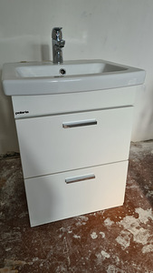 Müüa vannitoa komplekt: kapp Polaria Noval 500 + valamu + s (1 foto / 5)