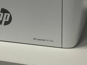 Принтер HP LaserJet M110w (2 фото из 3)