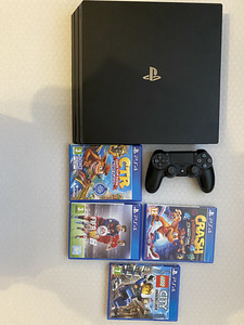 PlayStation 4 Pro + 4 игры + оригинальный джойстик (1 фото из 9)