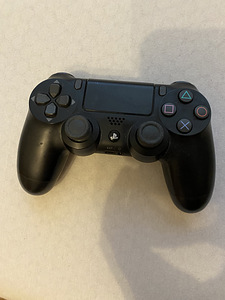 PlayStation 4 Pro + 4 игры + оригинальный джойстик (4 фото из 9)