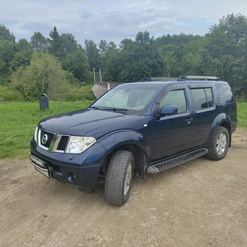 M/V Nissan Pathfinder