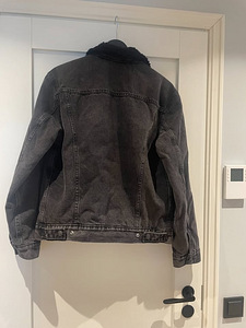 Новая мужская джинсовая куртка Levis S (2 фото из 2)