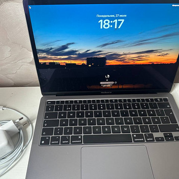 Apple MacBook Air 13 (M1, 2020) / 8GB / 256GB / 97% Battery