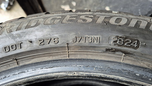 R18 Bridgestone M+S 225/45/18 - 7mm - DOT24 - paigaldus (2 foto / 2)