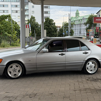 Mercedes-Benz S350 W140