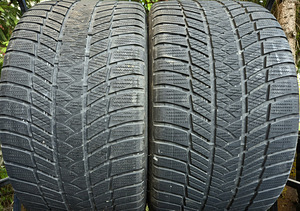 R20 Bridgestone 295/35/20 - 2 шт. - установка (1 фото из 1)