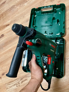 Перфоратор Bosch PBH 2100 RE, мало б/у (1 фото из 4)