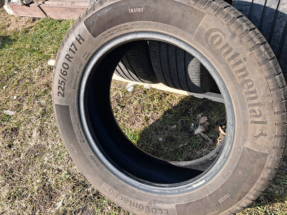 Шины 225/60R17 Continental.