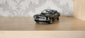 Ford mustang mudelauto mudel (1 foto / 7)