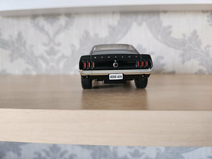 Ford mustang mudelauto mudel (4 foto / 7)