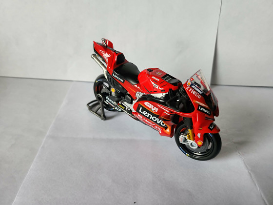 Ducati mudel 1:18