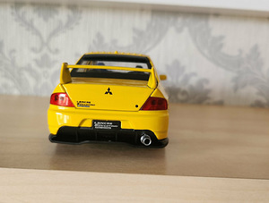 Модель автомобиля Mitsubishi Lancer Evolution (2 фото из 8)