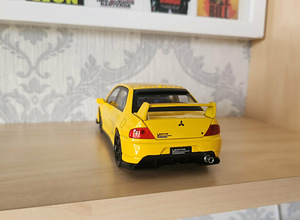 Модель автомобиля Mitsubishi Lancer Evolution (8 фото из 8)