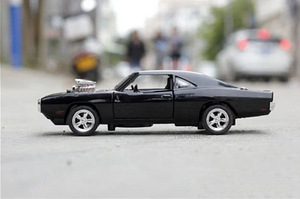Dodge Challenger mudel mudelauto 1:32 (2 foto / 7)