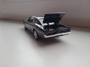 Dodge Challenger mudel mudelauto 1:32 (3 foto / 7)