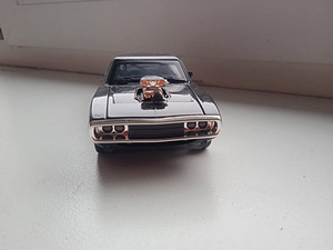 Dodge Challenger mudel mudelauto 1:32 (6 foto / 7)