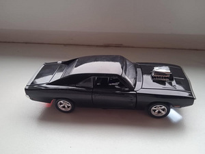 Dodge Challenger mudel mudelauto 1:32 (7 foto / 7)