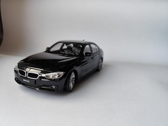 Модель BMW 335i 1:24
