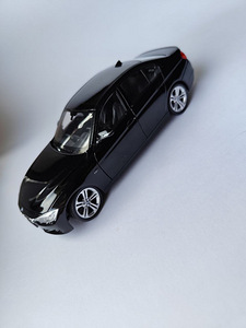 Модель BMW 335i 1:24 (8 фото из 9)