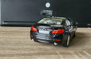 BMW 535i 1:24 mudel (6 foto / 8)