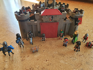 Playmobil (2 фото из 2)