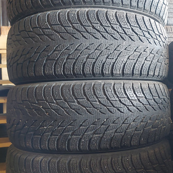 215/55/17 Nokian R3 нешипованные шины 4 шт.