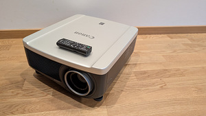 Projektor Canon XEED WUX6010 (1 foto / 5)
